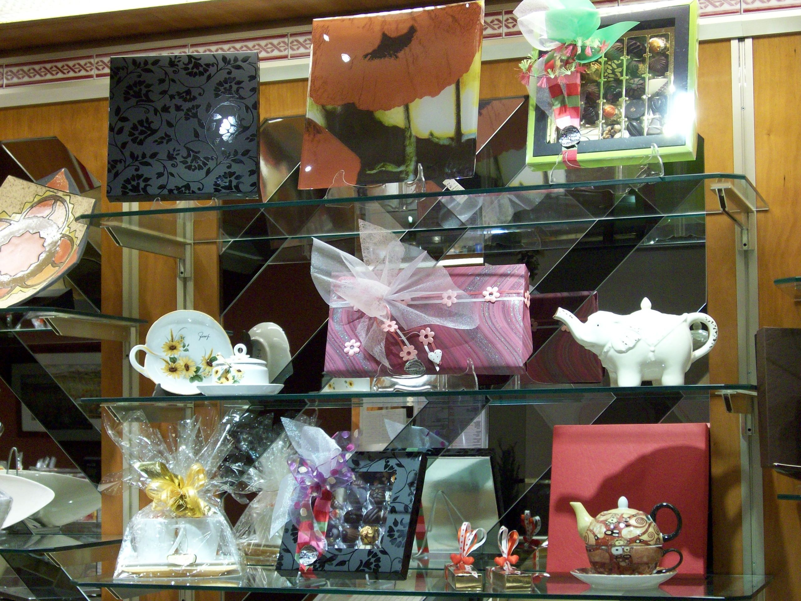Variedad cajas de regalo - Pastelería Hergós