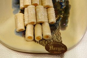 Productos Temporada - Huesos - Pastelería Hergós